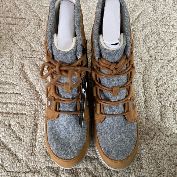 NEW! Sorel Explorer Joan Boots - Picture 3 of 6